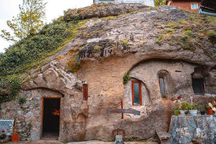 Manastirea Cetatuia Negru VodΔ: A Hidden Spiritual Retreat in Valea CetΔΘuia, Romania π·π΄